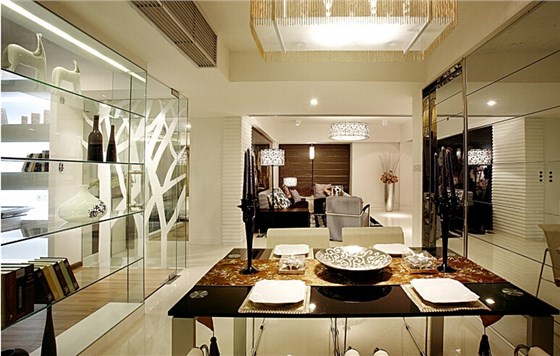 西餐廳餐具櫥柜